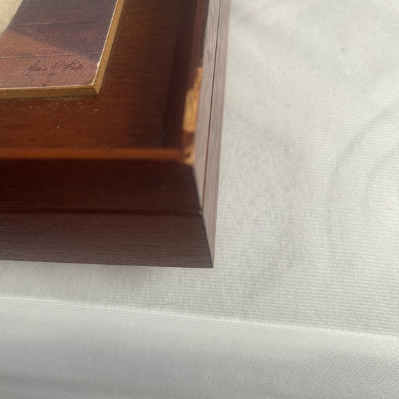 Wooden Box to put key chains. Capacity for 7 key chains. - Picture 6 of 6